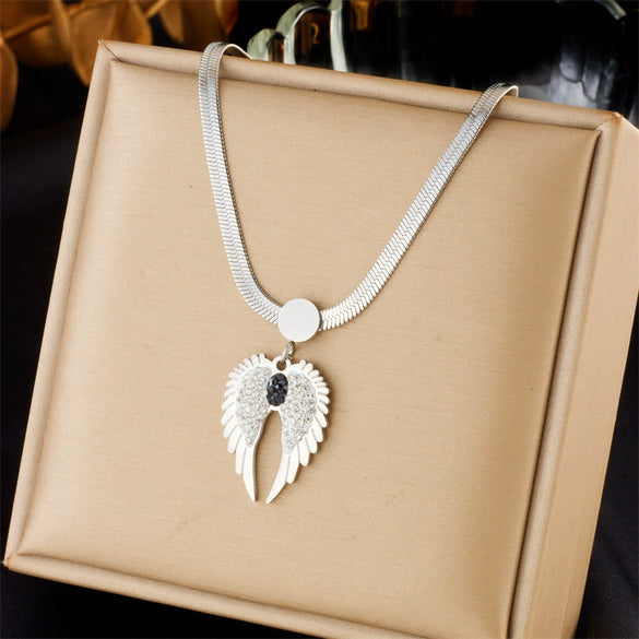 Niche Personality Diamond Wings Titanium Steel Gold Plated Pendant Necklace With Geometric Design