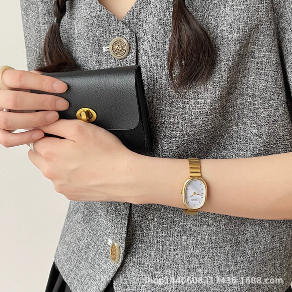 Oval Bamboo And Metal Steel Band Quartz Watch For Female Students Leisure Style Alloy Case Ordinary Glass Mirror