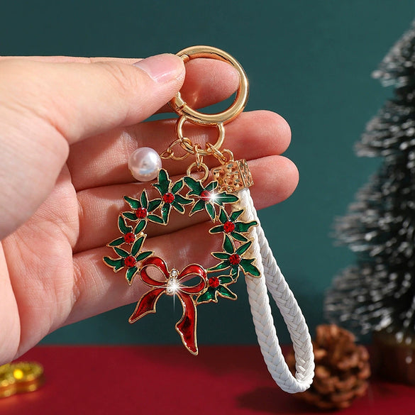 Painted Christmas Wreath Keychain In Zinc Alloy Decorative Bag Charm Pendant Accessory