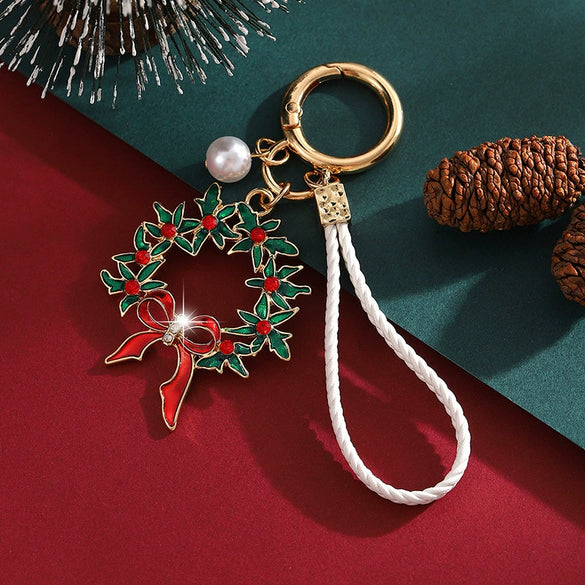 Painted Christmas Wreath Keychain In Zinc Alloy Decorative Bag Charm Pendant Accessory