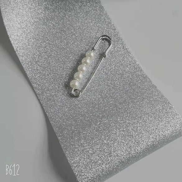 Pearl Brooch Pin With Rhinestone And The Crown Pattern Electroplating Treatment Unisex And Women's Style