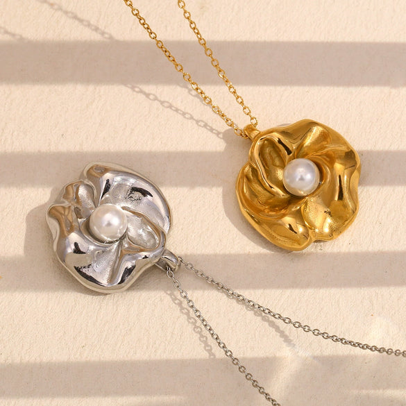 Pearl Flower Pendant Necklace Stainless Steel Plated 18K Gold Geometric Fashion Design