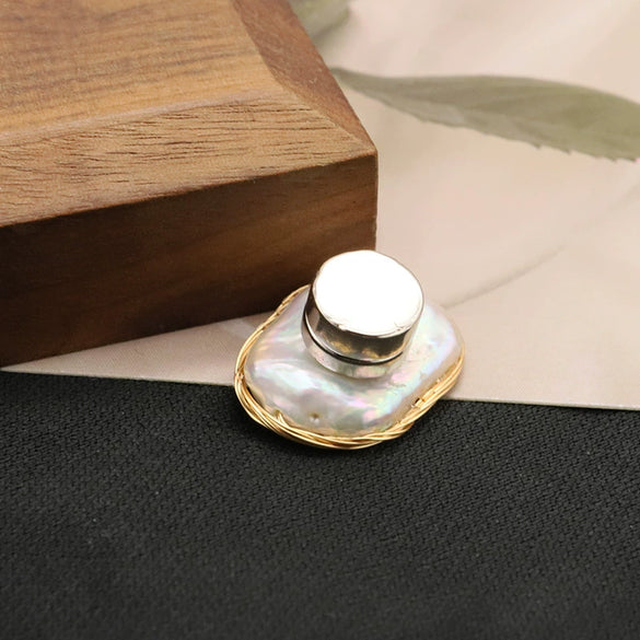 Pearl Geometric Baroque Brooch For Women With Electroplating And Magnetic Suction Buckle