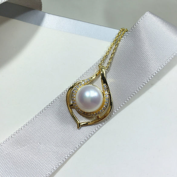 Pearl Jewelry Freshwater Pearl Pendant Necklace Copper Material Flat Round And Bun Round Shape Gold Color Preservation
