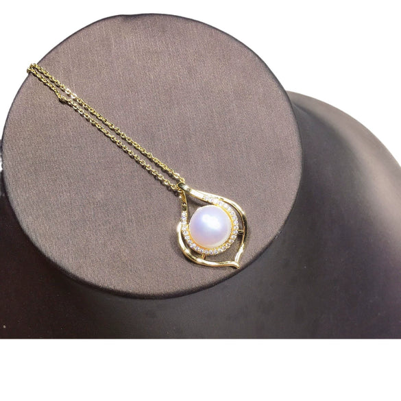 Pearl Jewelry Freshwater Pearl Pendant Necklace Copper Material Flat Round And Bun Round Shape Gold Color Preservation