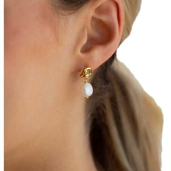 Pearl Necklace And Earrings Geometric Titanium Steel Electroplated 18K Gold Unisex Light Luxury Style
