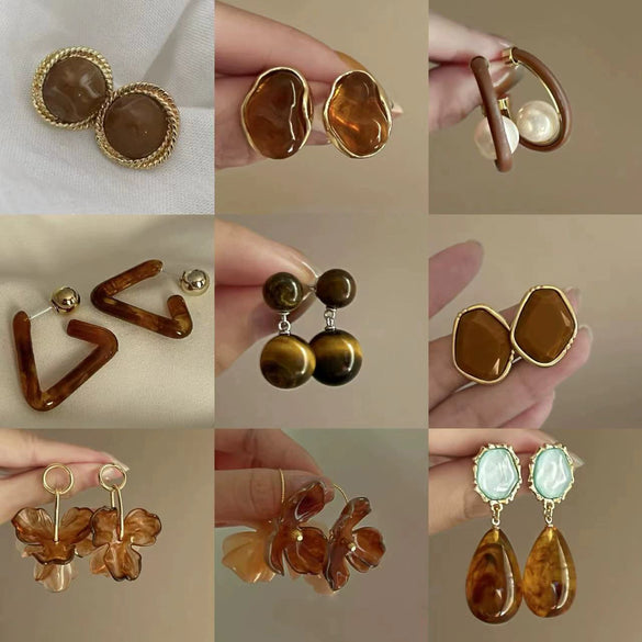 Pearl Round Geometric Alloy Earrings For Women With Gold Electroplated Silver Needle Light Luxury Retro Elegant All Match Design