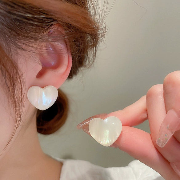 Pearl Round Geometric Alloy Earrings For Women With Gold Electroplated Silver Needle Light Luxury Retro Elegant All Match Design