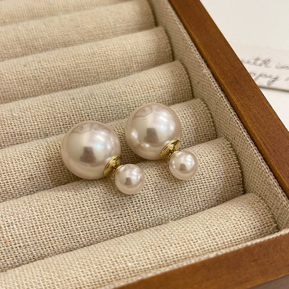 Pearl Round Geometric Alloy Earrings For Women With Gold Electroplated Silver Needle Light Luxury Retro Elegant All Match Design