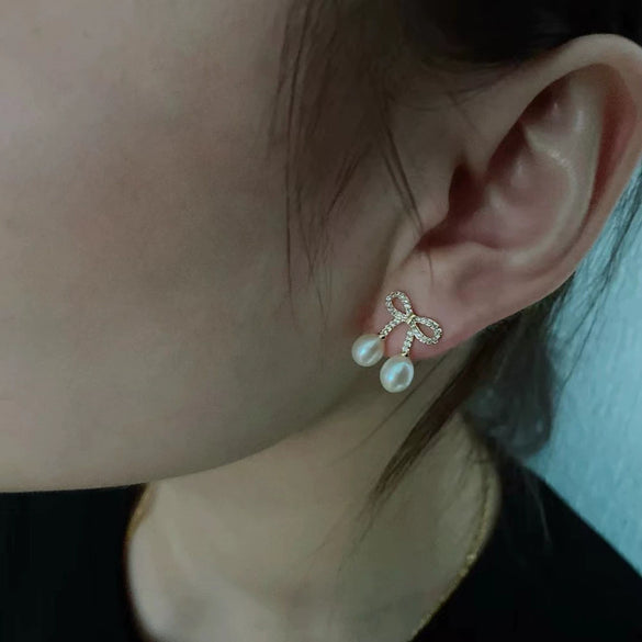 Pearl 925 Silver Needle Earrings Oblate Shape Minimalist Style For Women