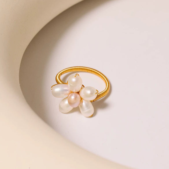 Pearl Vintage Geometric Ring With Electroplating Treatment