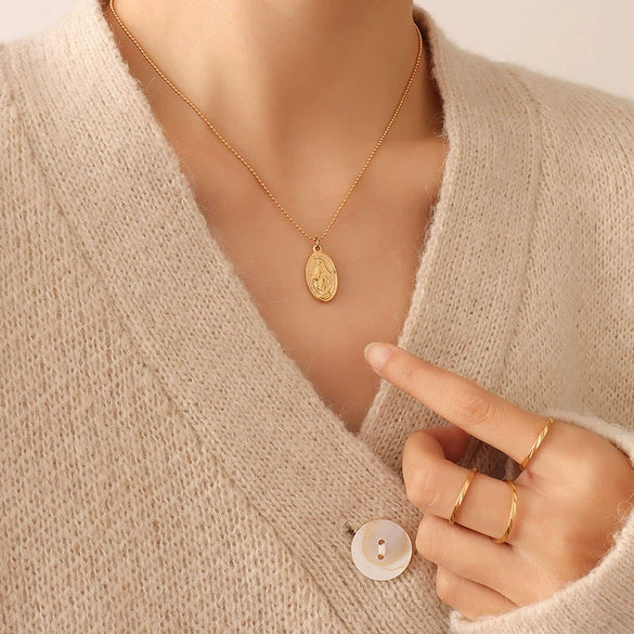 Pendant Necklace 316L Stainless Steel 18K Gold Plated Retro Portrait Oval Geometric Style Jewelry