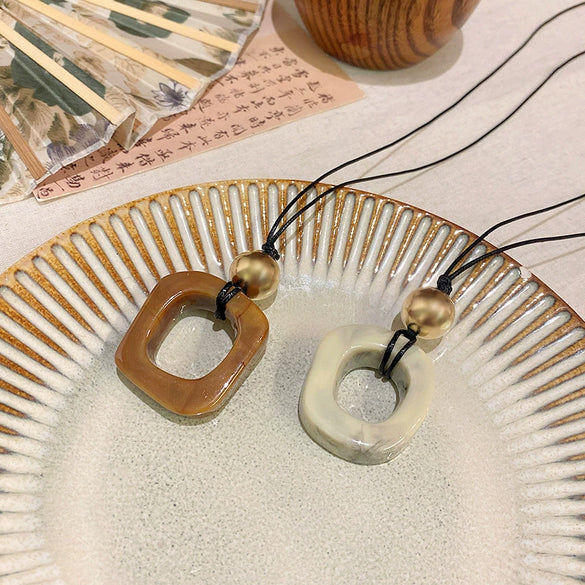 Pendant Necklace Women's Imitation Camel Bone Style Plastic Resin Geometric Polishing Clavicle Chain