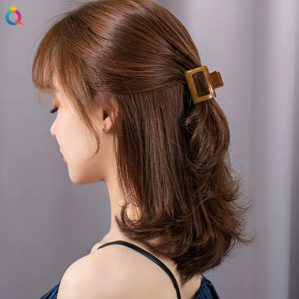 Plastic Handmade Square Grab Clip For Women With Simple Geometric Style And Plaid Styling