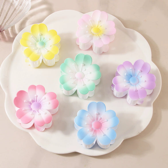 Plastic Heartshaped Petal Hair Clip Minimalist Style Painted Design Women's Hair Accessory