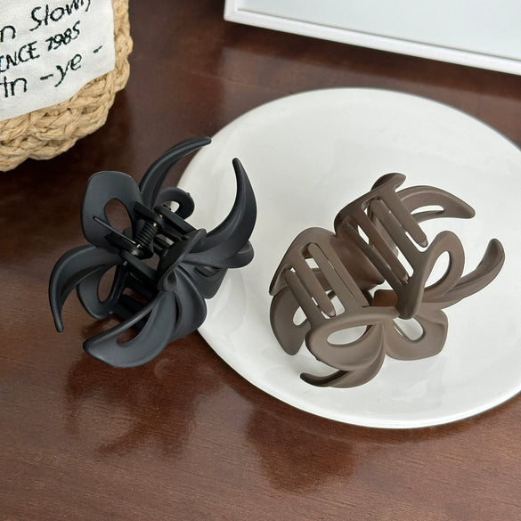 Plastic Resin Flower Hair Shark Clip With Painted Hollow Frosted Design For Women