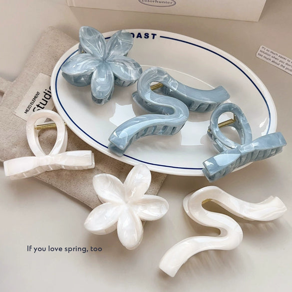 Plastic Resin Handmade Women's Hair Grab Clip With Egg Flower Design