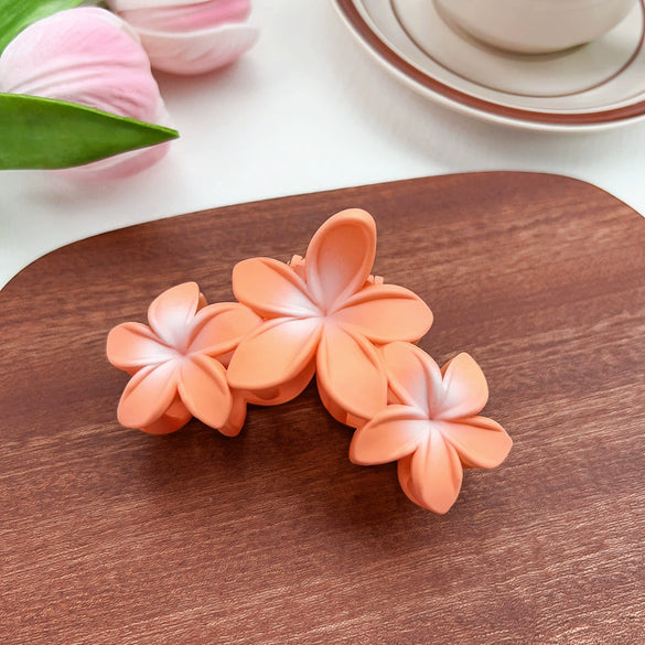 Plastic Resin Handmade Women's Three Flowers Hairpin Summer Style Small Fresh Grab Clip