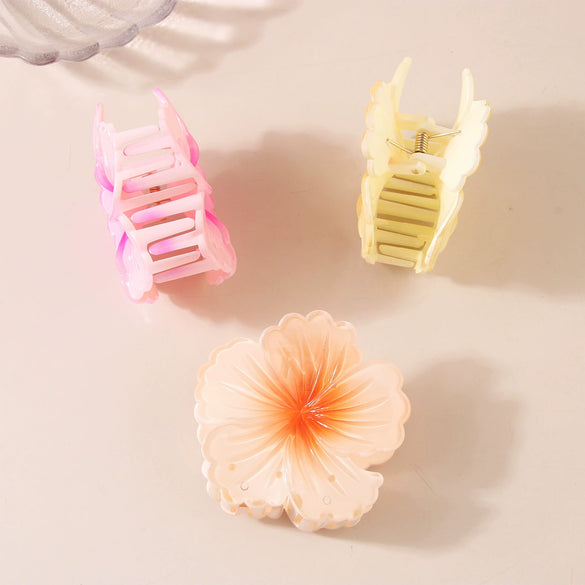 Plastic Resin Heart Gradient Flower Baking Paint Grab Clip Women's Headwear