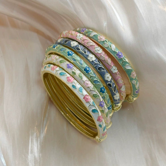 Plated Open Bracelet With Small Floral Design Modern Minimalist Fashion Jewelry For Daily Wear Wholesale Accessory