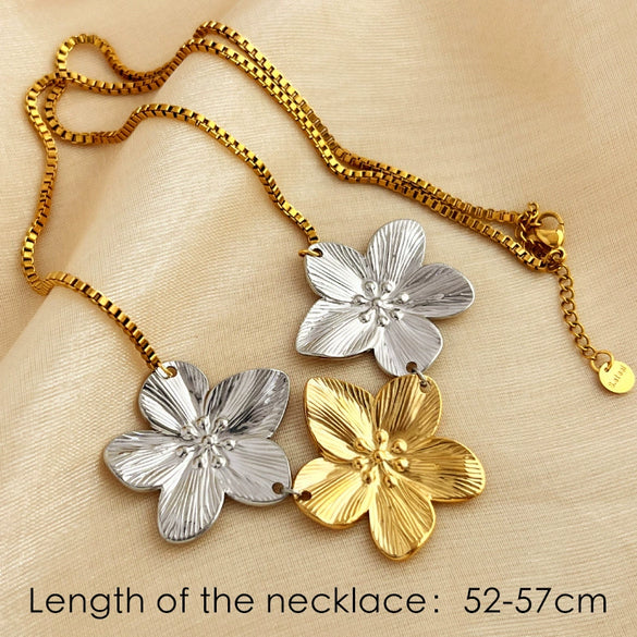Pleated Flower Pendant Necklace Titanium Steel Stainless Steel Cross Chain U Shape Vintage Electroplated Jewelry
