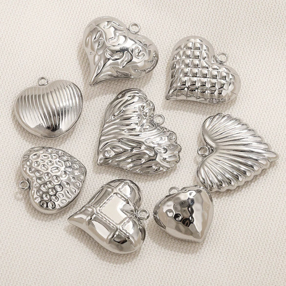 Polished Titanium Steel Three Dimensional Love Hollow Waterproof Pendant Electroplated Stainless Steel