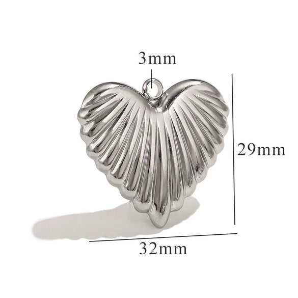 Polished Titanium Steel Three Dimensional Love Hollow Waterproof Pendant Electroplated Stainless Steel