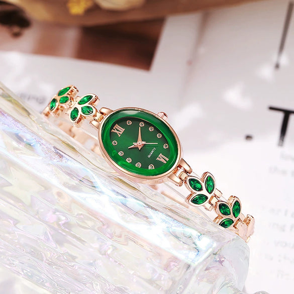 Popular Clover Women's Fashion Quartz Watch With Alloy Case Imitation Leather Strap And Organic Glass Mirror In Barrel Shape