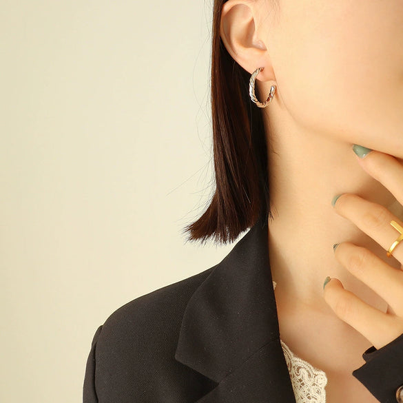 Popular Elegant C Shaped Twist Titanium Steel Gold Plated Earrings For Hot Girls