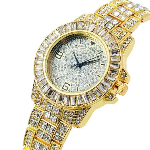 Popular Fashion Metal Women's Quartz Watch With Diamond Encrusted And Round Dial