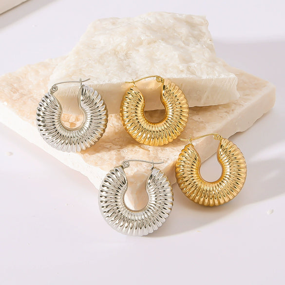 Popular Stainless Steel Gold Thread Hollow Geometric Earrings For Women With 18K Gold Titanium Steel And Electroplating