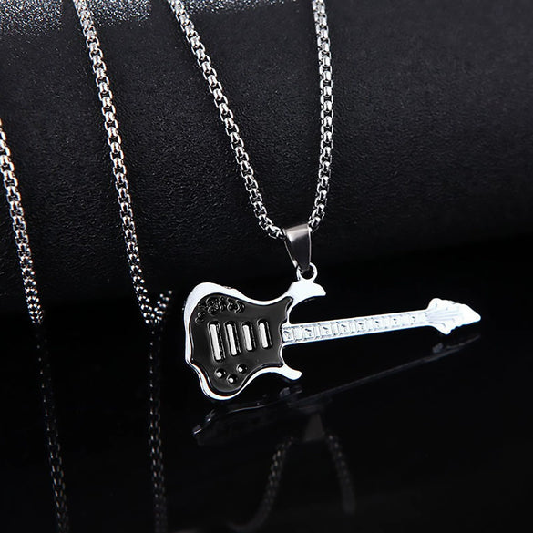 Punk Style Alloy Pendant Necklace With Geometric Pattern And Pearl Chain Electroplated