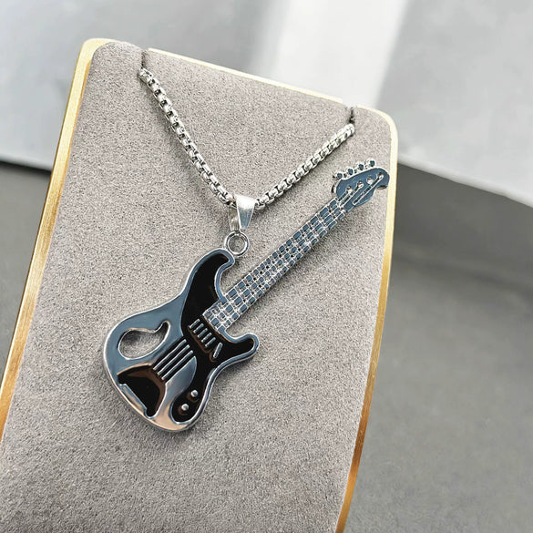 Punk Style Alloy Pendant Necklace With Geometric Pattern And Pearl Chain Electroplated
