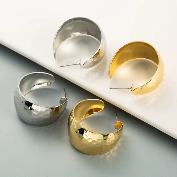 Punk Style Metal Alloy Bright Finish C Shaped Large Hoop Earrings With Silver Needle Electroplated Exaggerated Statement Earrings