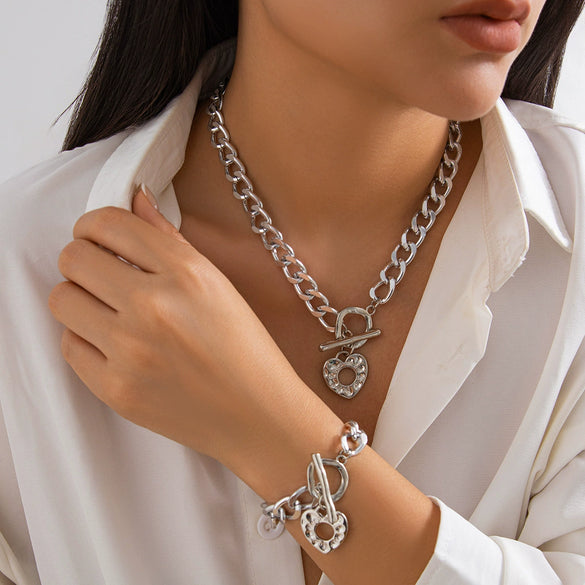 Punk Style Metal Alloy Heart Shape Geometric Letters Numbers Text Pendant Necklace With O Chain And Electroplating Treatment
