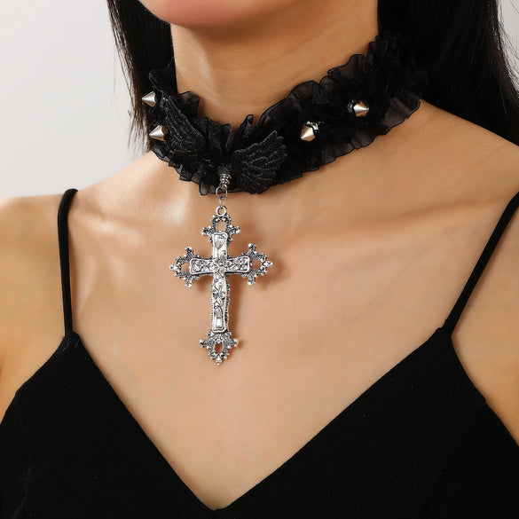 Punk Style Stainless Steel And Alloy Rivet Cross Handmade Clavicle Chain Necklace For Men And Women