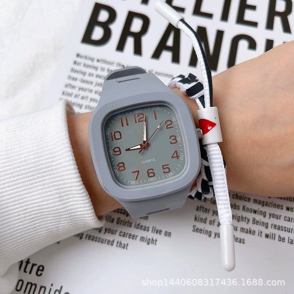 Quartz Digital Watch Metal Round Dial For Students Fashion Trend Wholesale