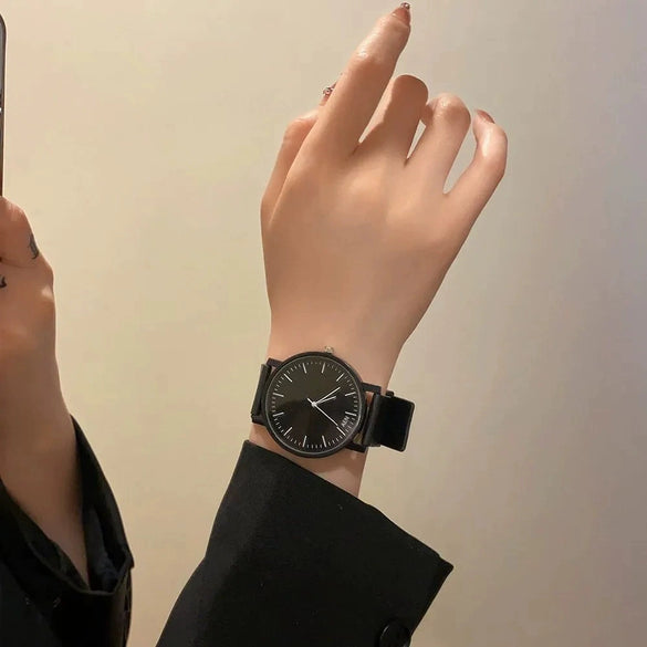 Quartz Watches Plastic Stainless Steel Round Cold Style Wholesale For Men And Women