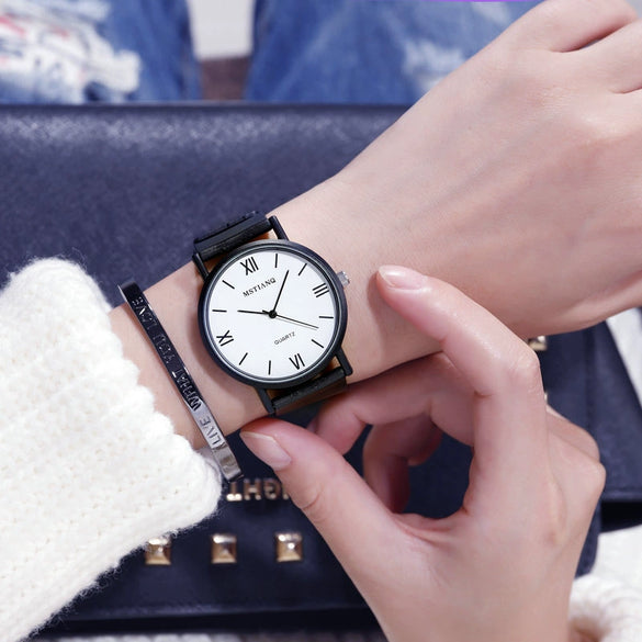 Quartz Watches Plastic Stainless Steel Round Cold Style Wholesale For Men And Women