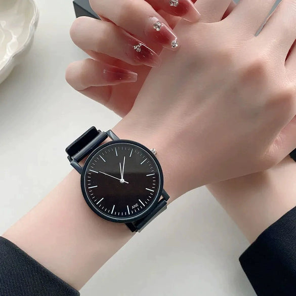 Quartz Watches Plastic Stainless Steel Round Cold Style Wholesale For Men And Women