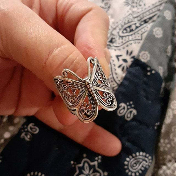 Retro Alloy Butterfly Opening Adjustable Animal Ring With Carved Design And Electroplating