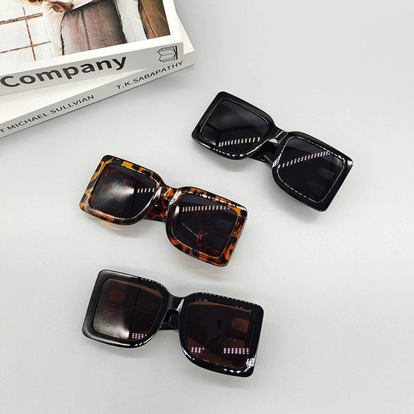 Retro B Shaped Square Large Frame Sunglasses For Women And Men Frame Material Pc Lens Material Resin