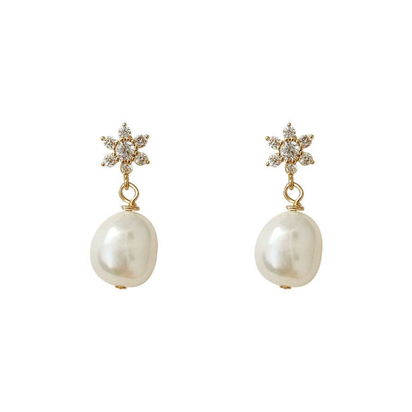 Retro Baroque Freshwater Pearl And Zircon Copper Geometric Handmade Earrings For Women Simple Elegant Light Luxury Jewelry