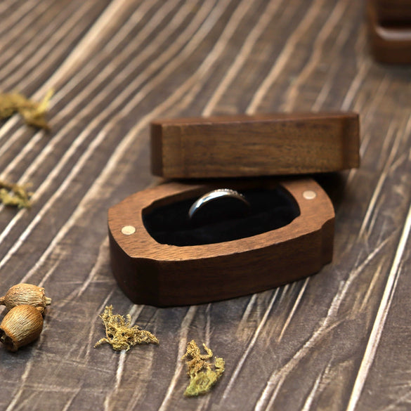 Retro Black Walnut Wooden Ring Jewelry Box With Flannel Lining Carved Wooden Packaging Box