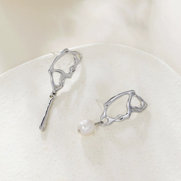 Retro Butterfly Alloy Earrings Geometric Style Electroplating For Women