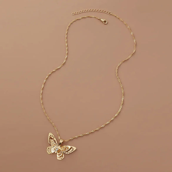 Retro Butterfly Alloy Plating Pendant Necklace 1 Piece