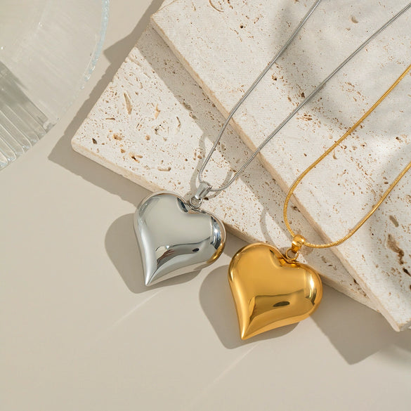 Retro Classic Heart Titanium Steel Necklace With Electroplating Pvd Vacuum Real Gold And Snake Bone Chain For Women