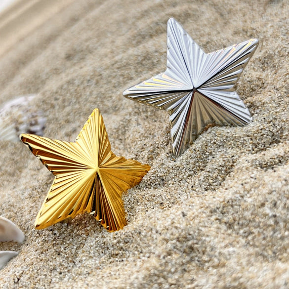Retro Creative Fivepointed Star And Heart Shape Titanium Steel Goldplated Ring Natural And Geometric Style