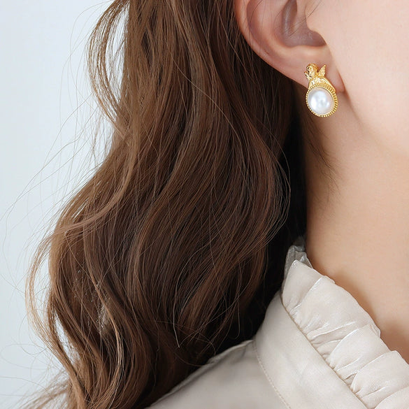 Retro Creative Palace Style Women's Earrings With Inlaid Imitation Pearls And Geometric Design Electroplated