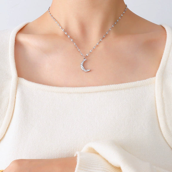 Retro Cute Crescent Pendant Clavicle Chain Necklace In Titanium Steel With 18K Gold Plated Electroplating